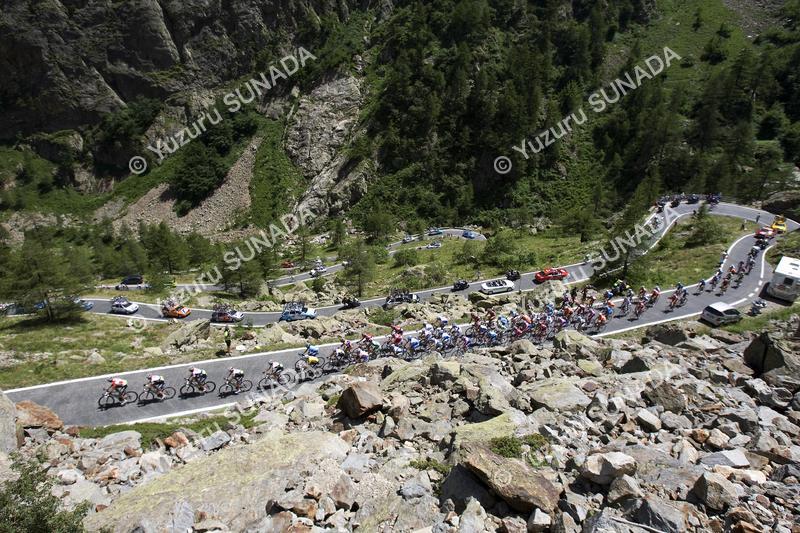 Peloton on Col de la Lombarde006p.jpg